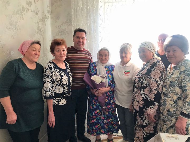 90-летие отметила жительница Бугульминского района Миннур Валирахманова