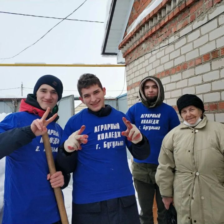 Студенты из Бугульмы участвуют в акции «Снежный десант»