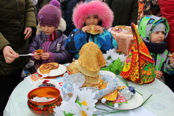 Афиша празднования Масленицы в детском парке Бугульмы