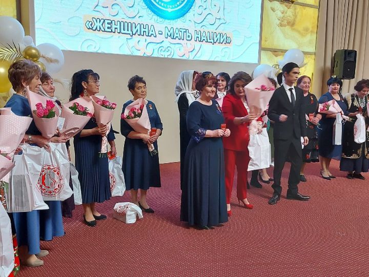 Бугульминка получила медаль "Женщина - мать нации" на конкурсе в Уфе