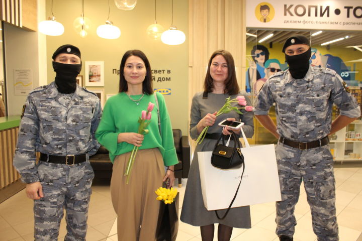Судебные приставы Татарстана присоединились к общероссийской акции «Вам, любимые»