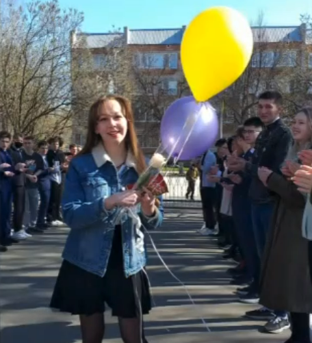 В школе Бугульмы торжественно встретили ученицу со Всероссийской олимпиады