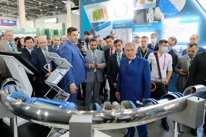 Президент Республики Татарстан Р.Н.Минниханов посетил стенд ПАО «Транснефть» на выставке «TatOilExpo-2022»