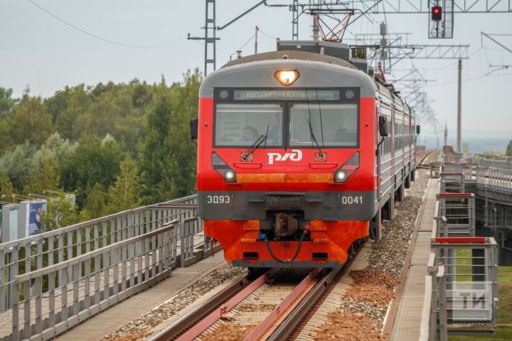 В линейный отдел полиции Бугульмы обратился мужчина, у которого в поезде украли 1 млн рублей