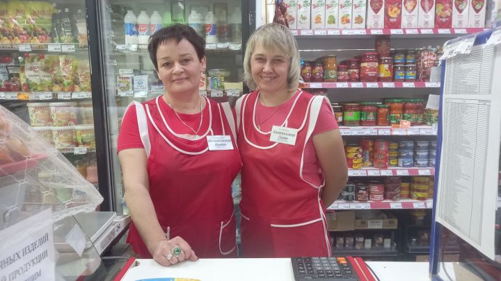 Сотрудницы бугульминского магазина рассказали, как продавцы относятся к покупателям и какие качества считают самыми важными в своей работе