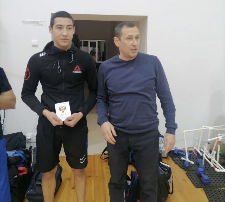 Бугульминцы получили награды за спортивные достижения