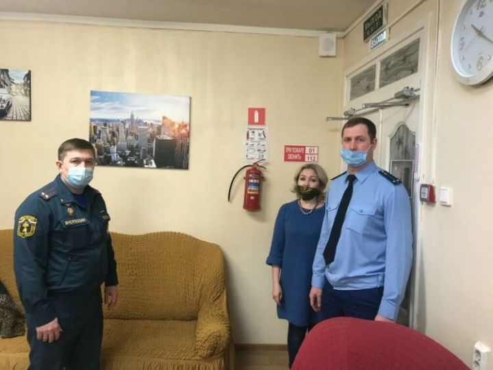 Прокуратура Бугульмы выявила нарушения пожарной безопасности в приюте «Ялкын» и ЦЗН