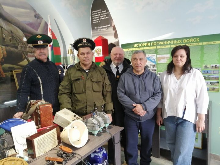 Залу боевой славы «Память» передали экспонаты с пограничного сторожевого корабля