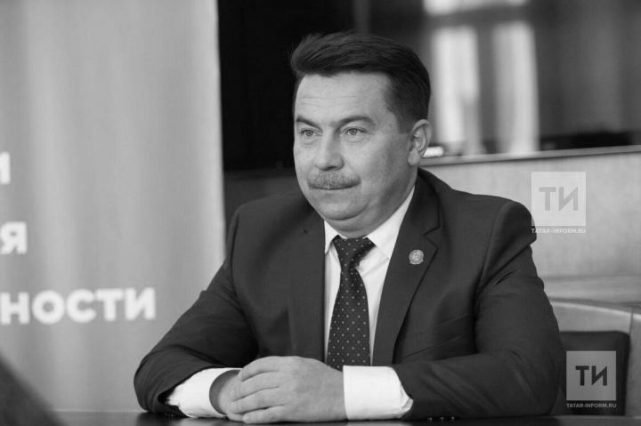 Президент Татарстана выразил соболезнование в связи с безвременной кончиной министра здравоохранения республики Марата Садыкова
