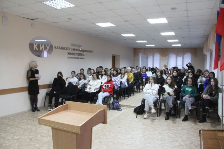 Сотрудники Госавтоинспекции Бугульмы провели беседы со студентами