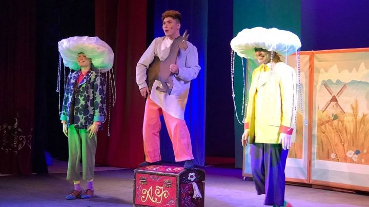 В драмтеатре Бугульмы зрителям представили постановку по мотивам русских народных сказок
