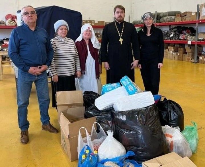 Священник из Бугульмы передал гуманитарную помощь бойцам, участвующим в спецоперации