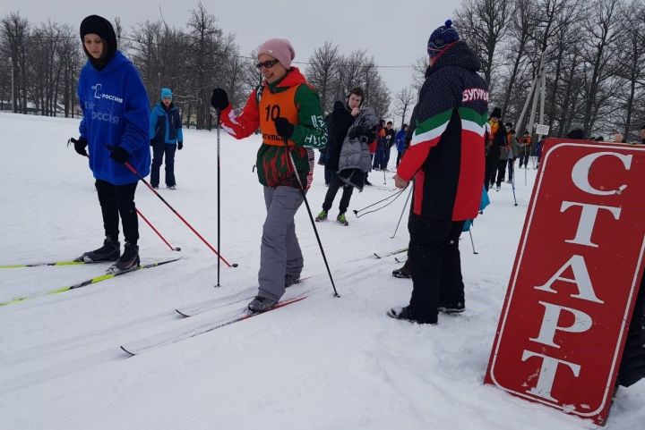 В Бугульме состоялись ежегодные лыжные гонки среди инвалидов по зрению