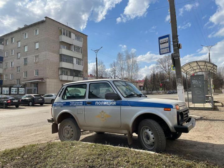 Житель Бугульминского района купил поддельные права в Москве и попался инспекторам