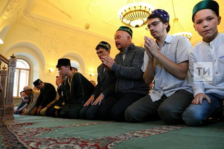 В Центральной мечети Бугульмы прошел ифтар для детей реабилитационного центра