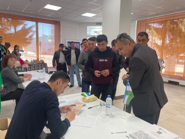 В Бугульме провели референдум по изменению Конституции для граждан Узбекистана