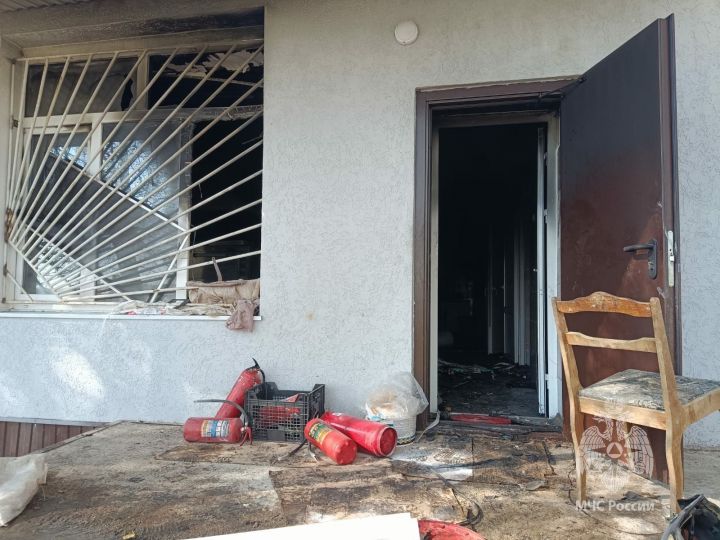 В результате пожара 150 человек эвакуировались из школы в Бугульме