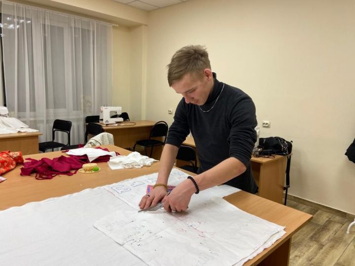 Реабилитанты Бугульминского центра «Возрождение» помогают участникам СВО