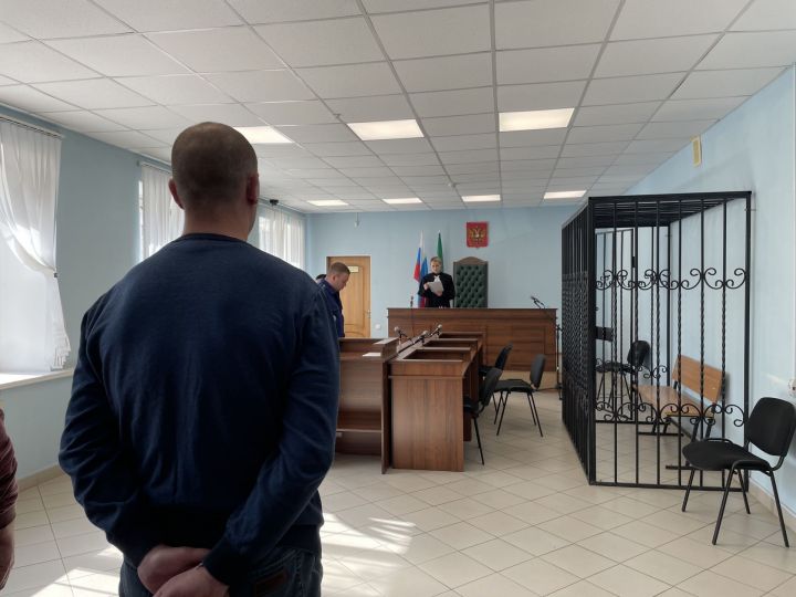 В суде Бугульмы рассмотрели дело о девушке, попавшей под лопасти самолета