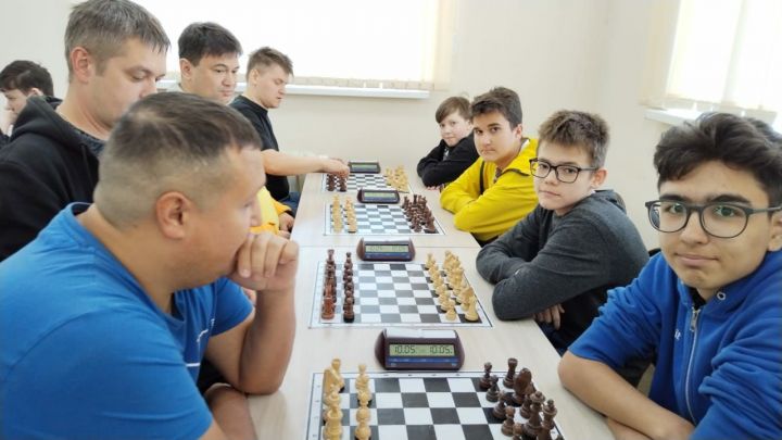 Бугульминские шахматисты стали победителями турнира в Актаныше
