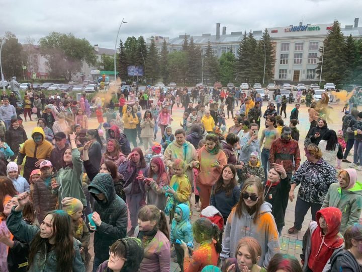 Фестиваль красок соберет бугульминцев на площади Дома техники
