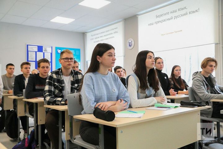 Сегодня выпускники Бугульмы сдают самый массовый ЕГЭ по русскому языку