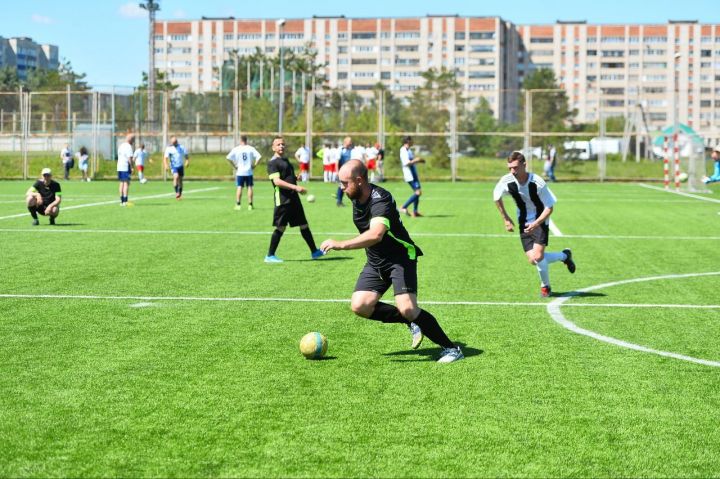 Футболисты «Татнефти» встретятся в Бугульме