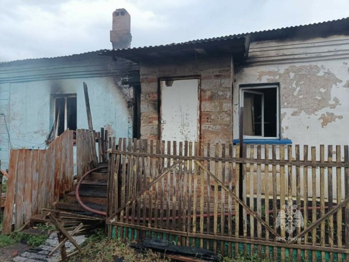 В квартире в Бугульме на пожаре погиб мужчина