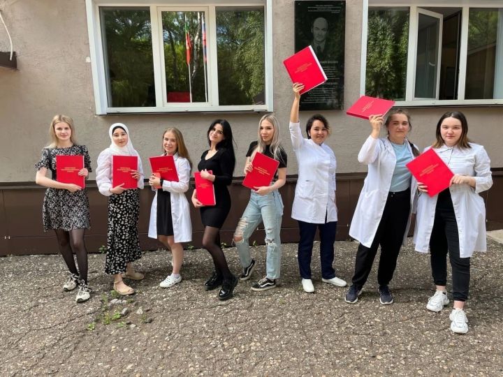 Студенты Бугульминского медучилища сдают итоговые экзамены и готовятся к получению дипломов