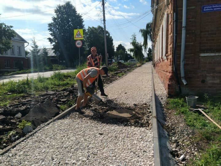 Бугульминцам рассказали, какие тротуары в городе будут отремонтированы в этом году