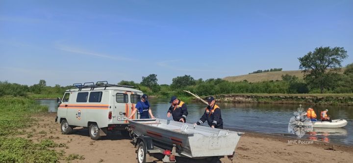 Продолжаются поиски утонувшей девушки в реке Ик Азнакаевского района