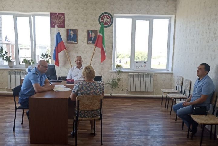 Сотрудники Бугульминской городской прокуратуры провели прием граждан в сельских поселениях