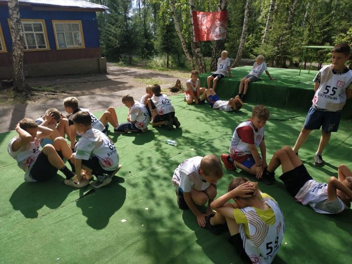Для юных футболистов в детском лагере Бугульмы провели испытания ГТО