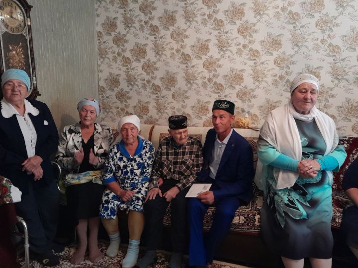 Житель Бугульминского района Назип Аглиуллин отметил 95-летний юбилей