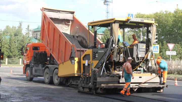 В Бугульме продолжаются работы по ремонту дорог и тротуаров