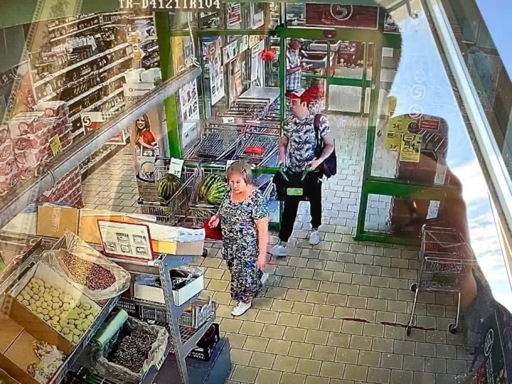 В Бугульме полицейские разыскивают подозреваемых в хищении из магазина