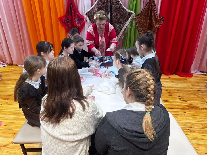Юных жителей Бугульминского района познакомили с народными традициями и обычаями