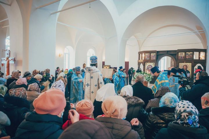В Соборном храме Казанско-Богородицкого монастыря Бугульмы прошли торжества в честь годовщины открытия