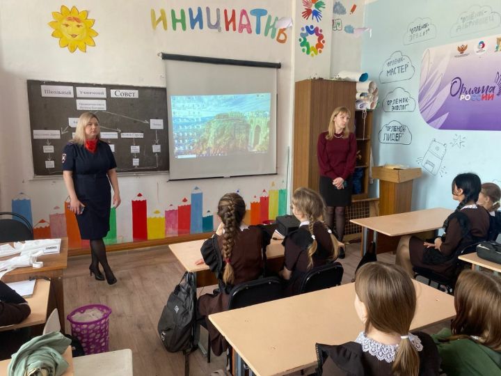 Школьникам из Бугульмы напомнили правила передвижения на электросамокатах