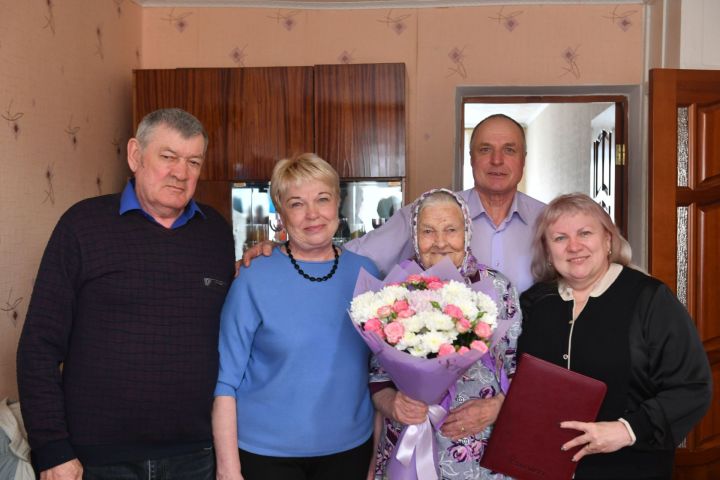 Труженица тыла из Бугульмы Анна Булгакова отметила 95-летие