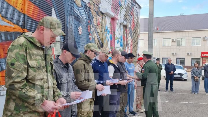 Актер Бугульминского драмтеатра отправился на СВО