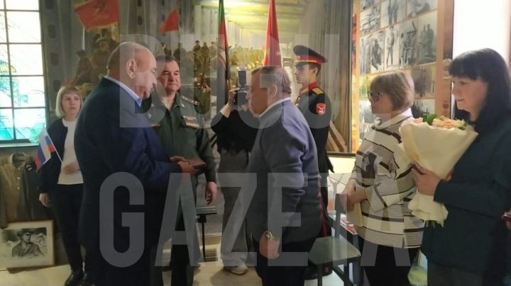В Бугульме передали государственные награды семьям участников СВО