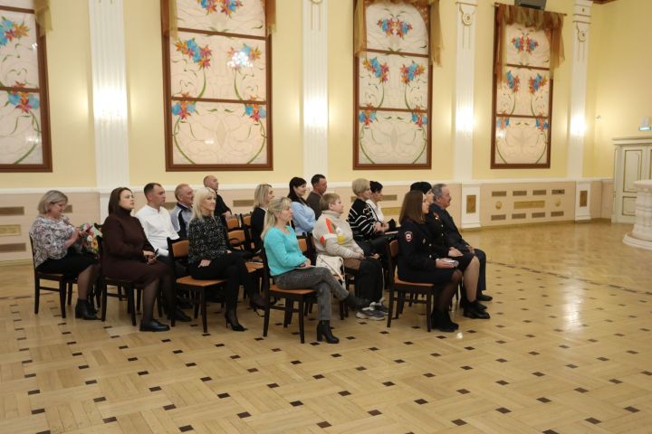 Юным бугульминцам вручили паспорта Российской Федерации