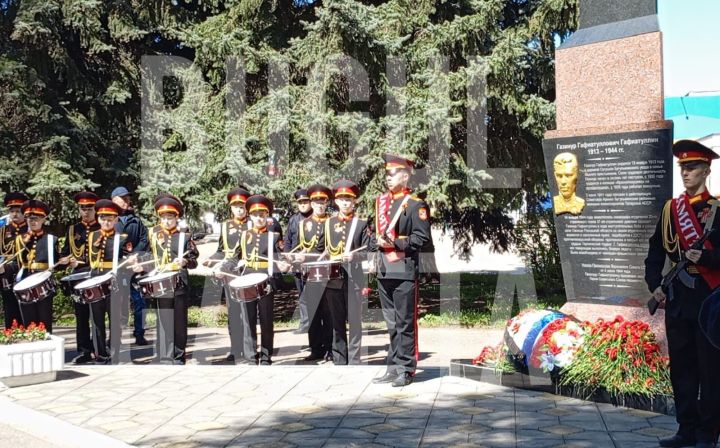 В Бугульме провели митинг памяти Газинура Гафиатуллина