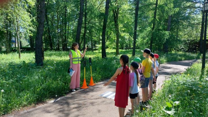В Бугульме провели игровую программу по БДД