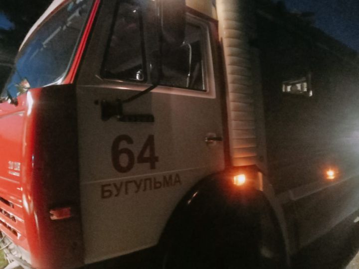 В Бугульминском районе огнем полностью уничтожен дом