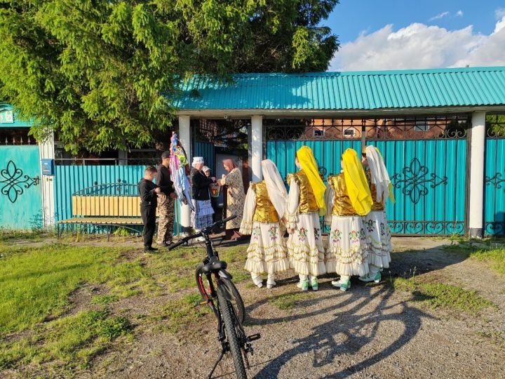 В Бугульминском районе прошел сбор платков к Сабантую