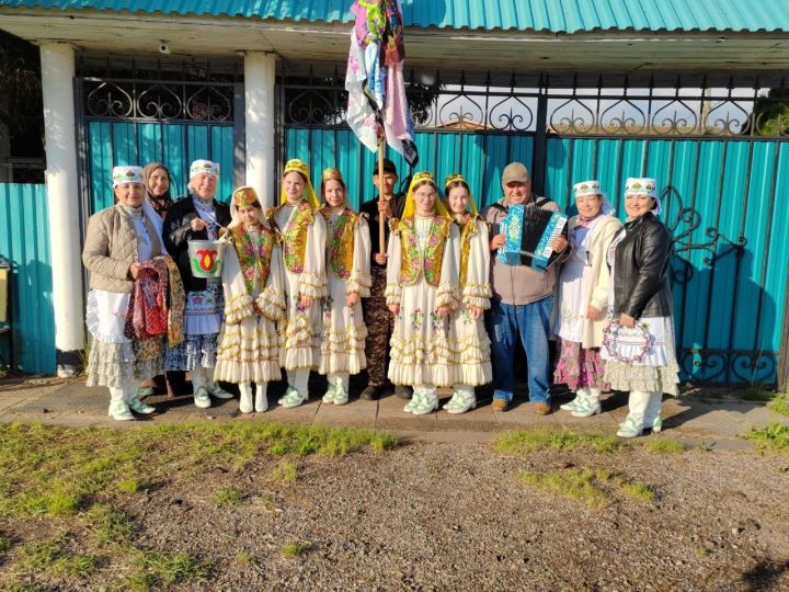 В Бугульминском районе прошел сбор платков к Сабантую