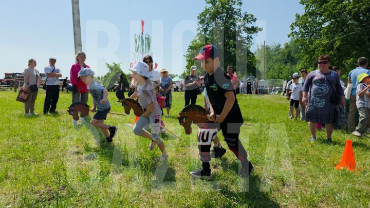 Сабантуй в Бугульме продолжается