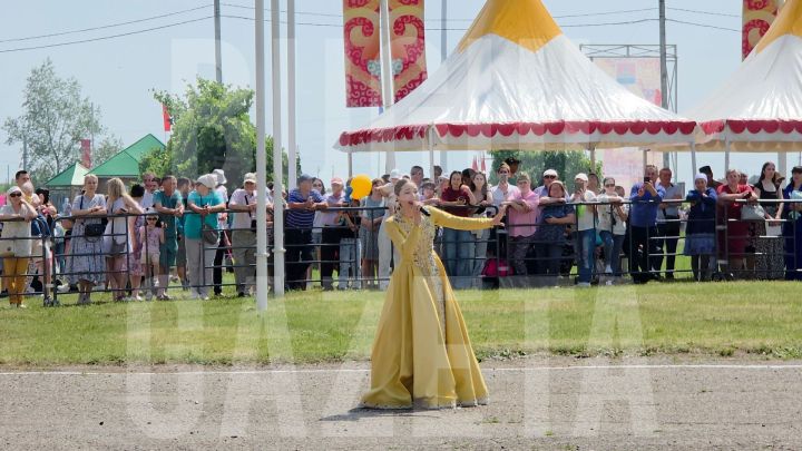Сабантуй в Бугульме продолжается